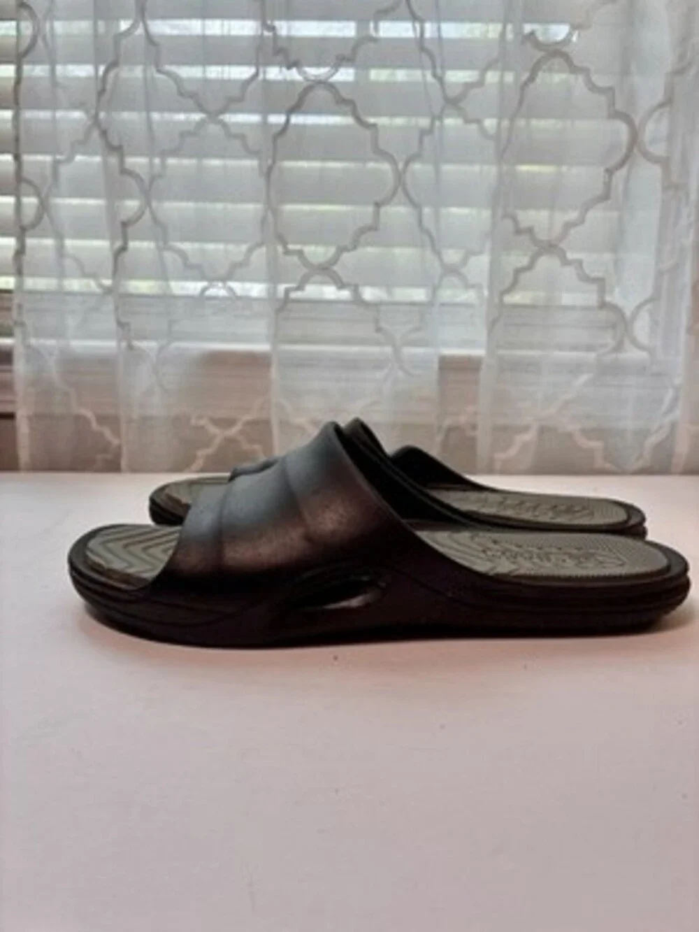 Roxoni Men's Athletic Slip-On Sandals Size 11 Black Excellent Condition